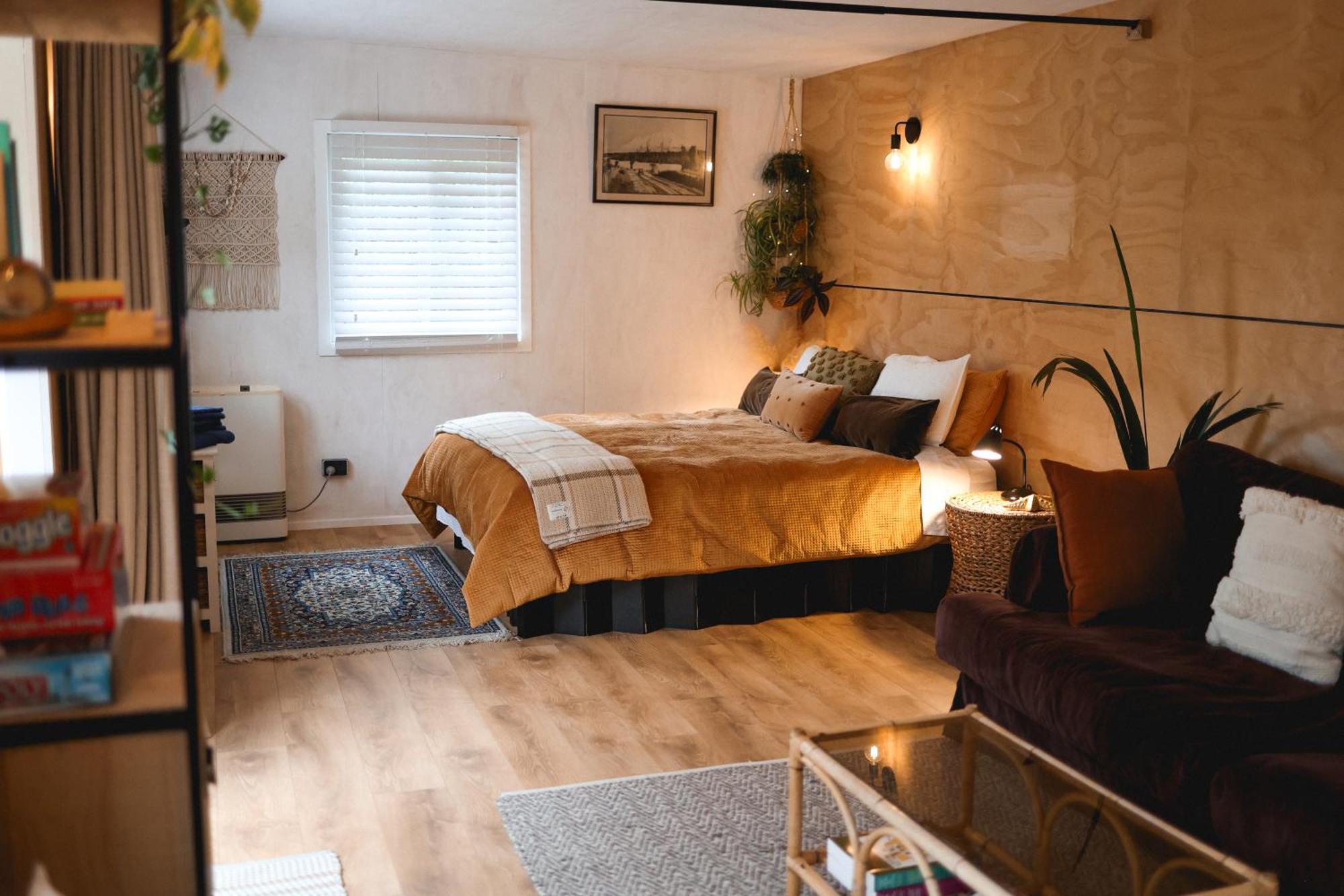 Kaitake Kabana - Unique, Off-Grid, Studio Retreat Oakura Dış mekan fotoğraf